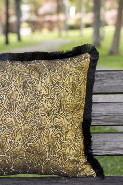 Yellow Garden Dekoratif Yastık Kılıfı