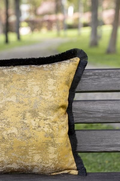 Yellow Garden Düz Dekoratif Yastık Kılıfı