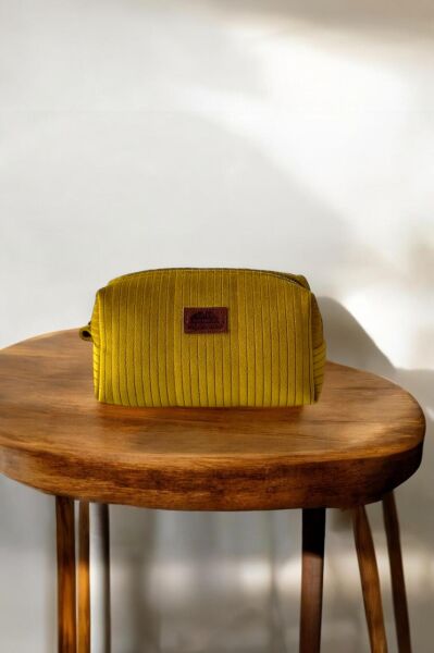 GLOW CASE MAKYAJ ÇANTASI